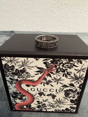 Brand New Gucci Sterling Silver G Cube Ring Size 17 / Medium / US 8